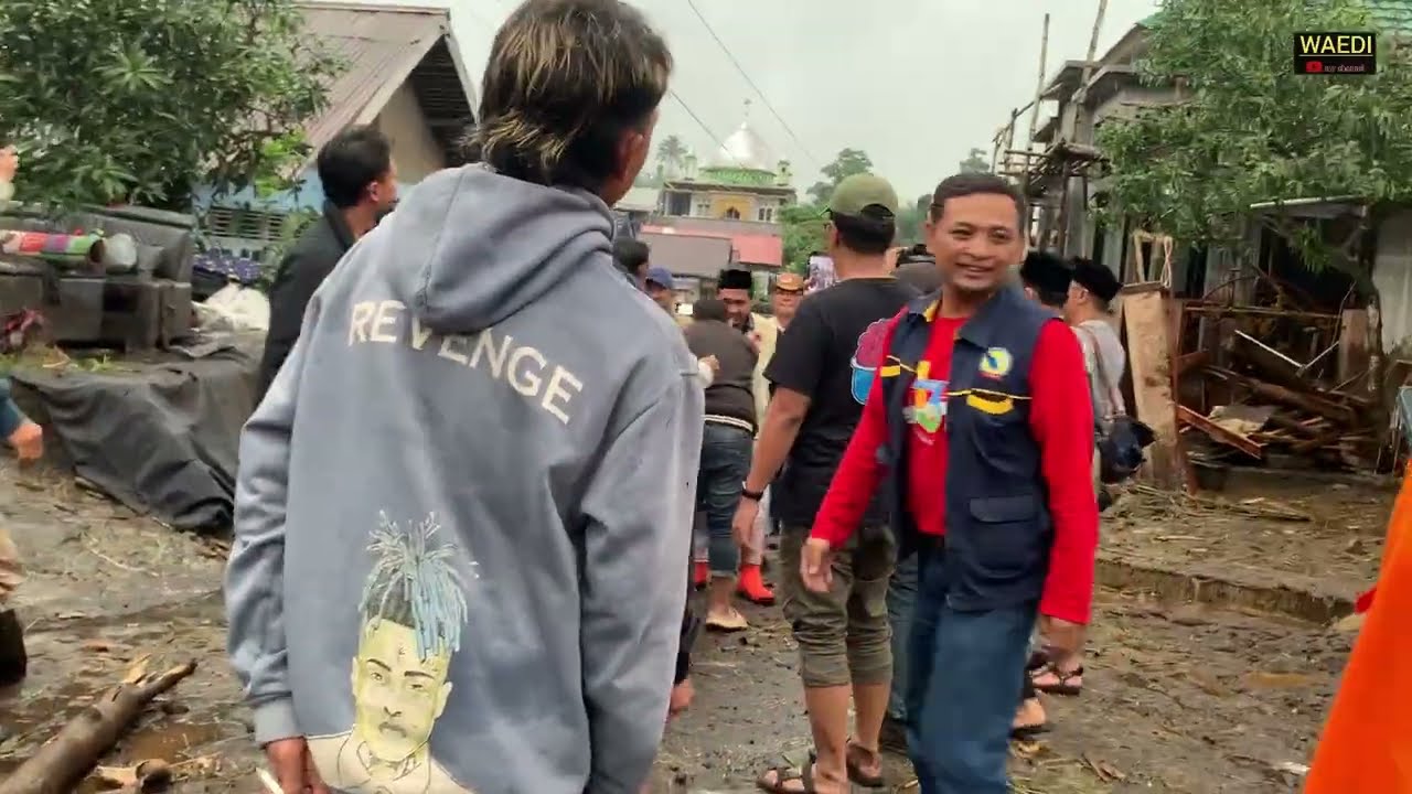 BANJIR BANDANG GUNUNG SLAMET - Desa PENAKIR pun kena _tanggap Pemuda Sibedil Gunungsari