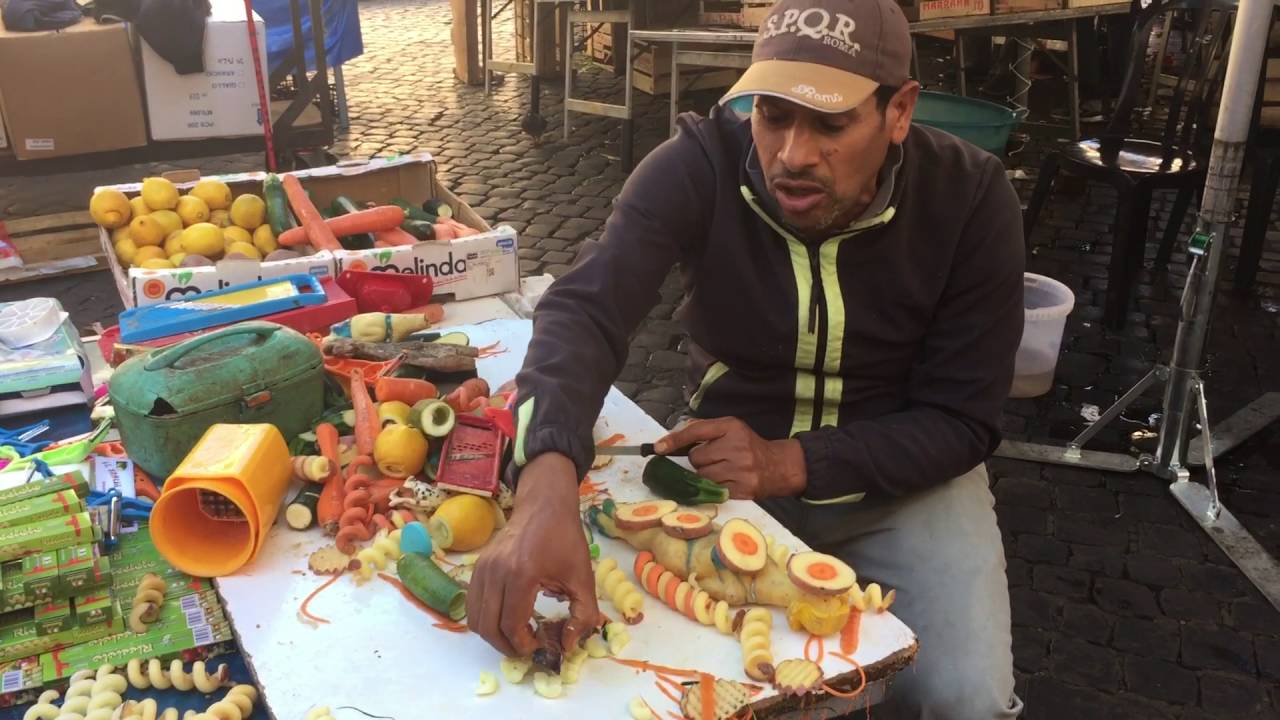 MUST WATCH - lol 😂 Italy - Rome - Campo de Fiori - Food Market - Guarda Mustafa