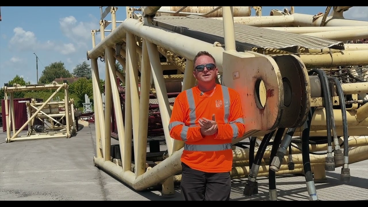 Groupe Dufour - Un grutier aux commandes d'une grue sur chenilles, c'est quoi ?