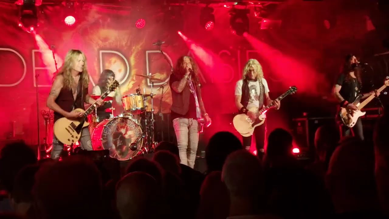 THE DEAD DAISIES - Light 'Em Up (Live in Belfast)