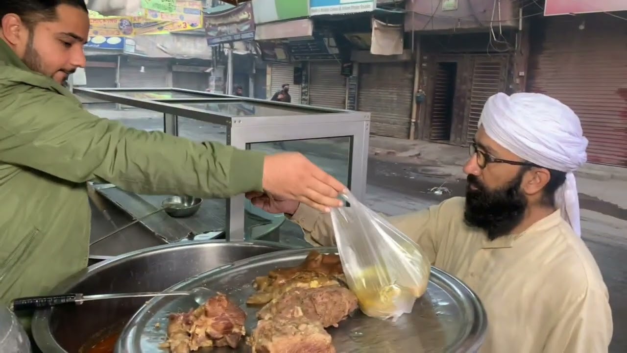 Tadational Breakfast Baba G Chanay & Haleem | Pakistan Street Food