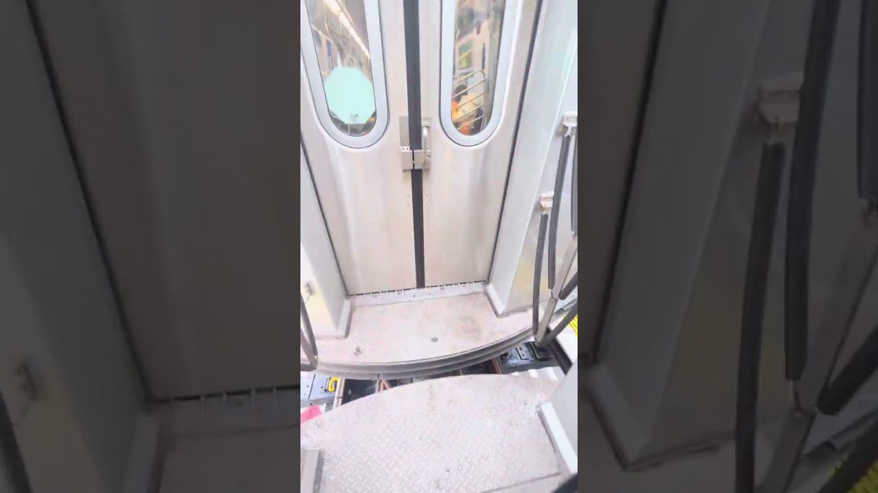 Crossing The 6th R211A Set