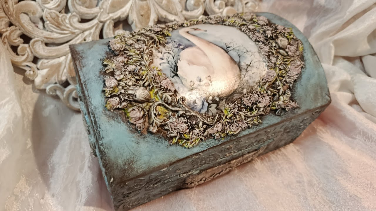 Vintage swan box💕