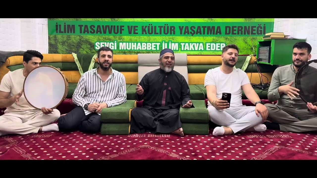 Resulullah aşkıyla dağla kalbimi dillerden düşmeyen ilahi 🌹