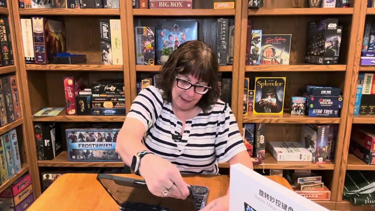 Gusgu iPad case with keyboard unboxing - such a cool look!