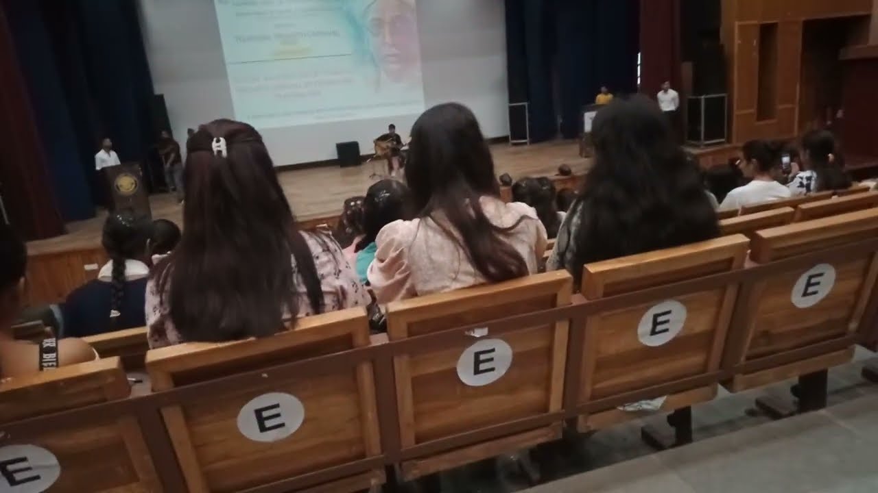 Dil ko karar aaya❤️✨ (singing performance by a college student)