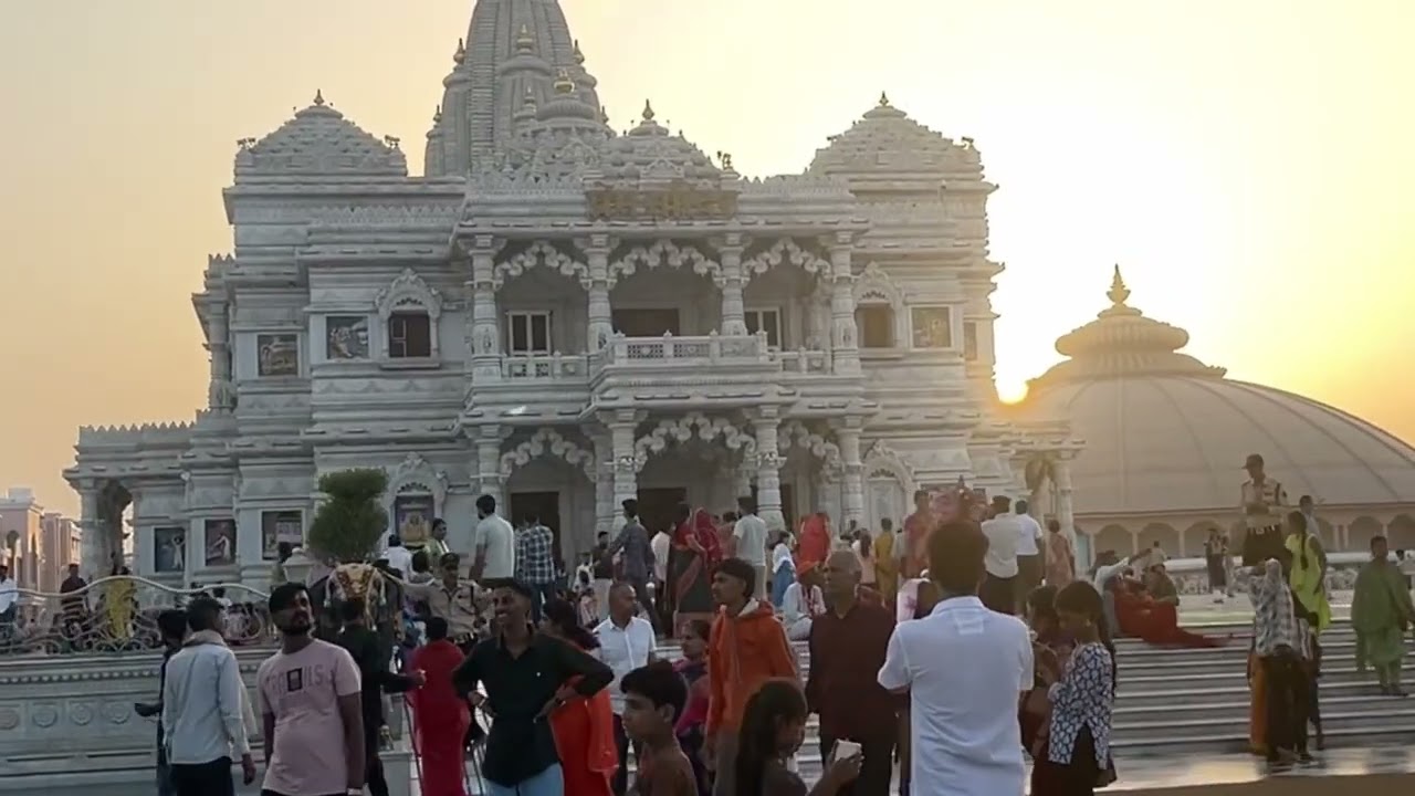 eaceful Views of Prem Mandir | Vrindavan’s Divine Beauty