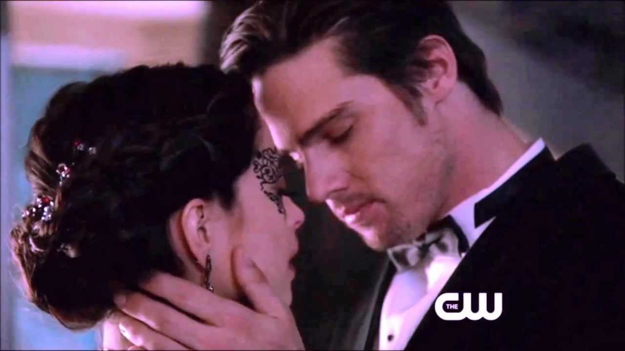 ♫ Beauty And The Beast 1x15 MusicVideo | Epic Kiss At The Masquerade Ball {HD}