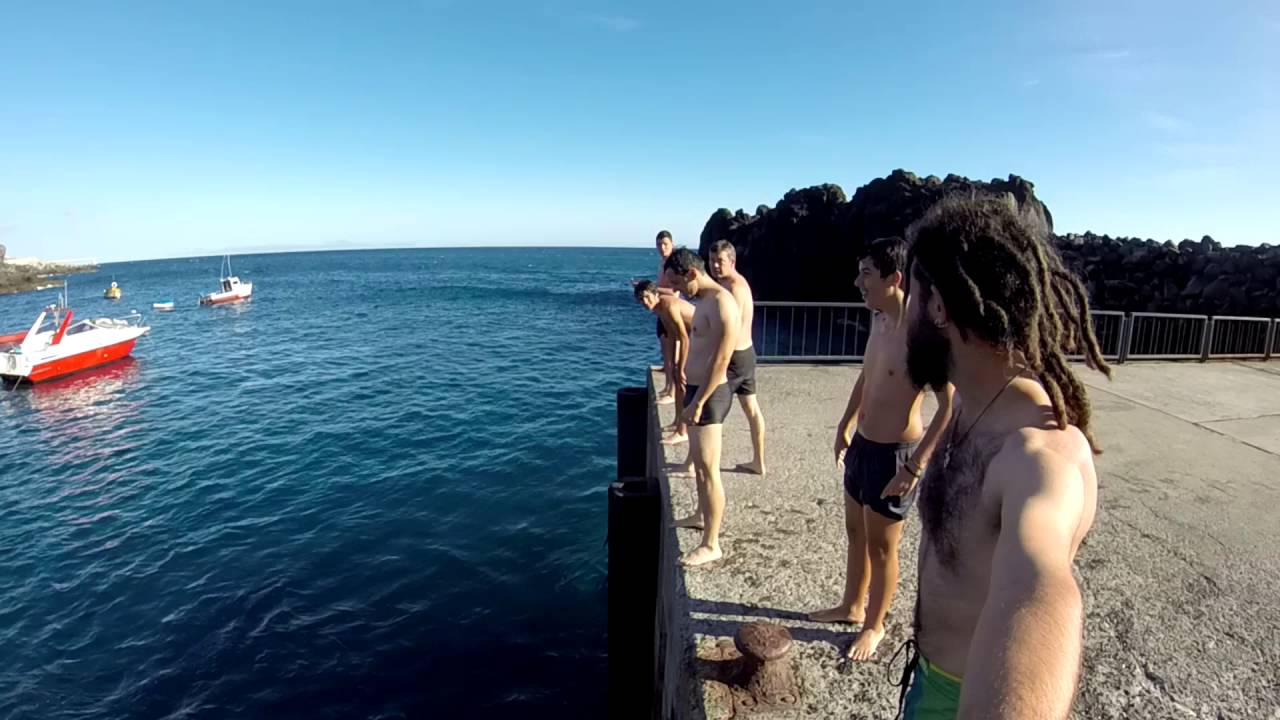 Having fun in the bay of Câmara de Lobos