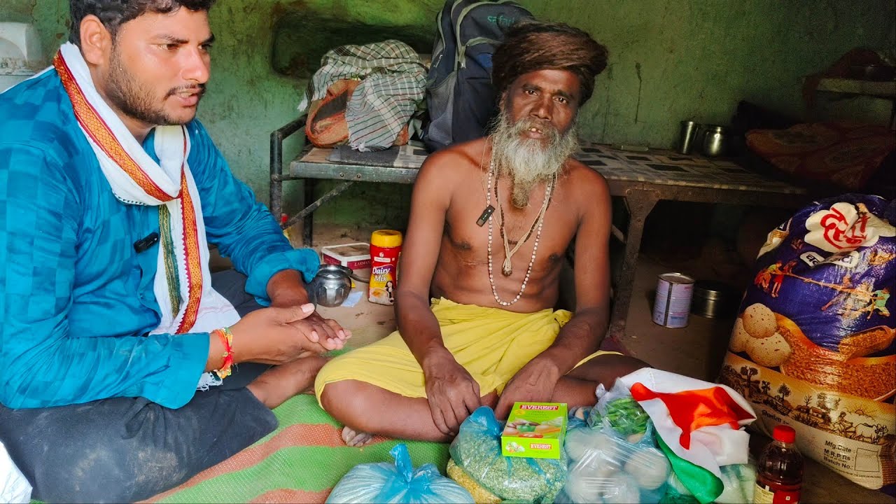 चित्रकूट कामतानाथ परिक्रमा  में एक नागा संत करते हैं भजन साधना 35 साल से 