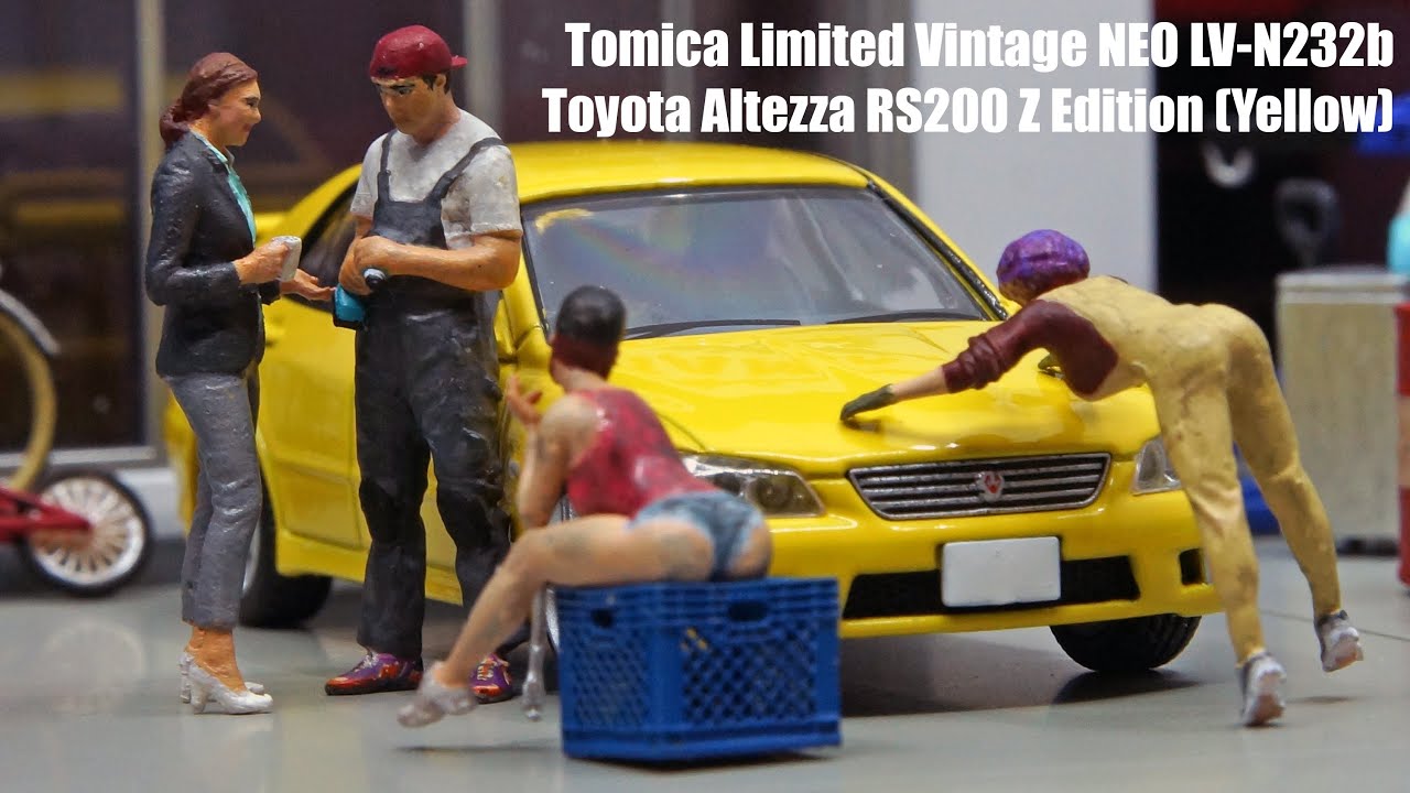 Tomica Limited Vintage NEO LV-N232b Toyota Altezza RS200 Z Edition (Yellow) トヨタ アルテッツァ RS200 Ｚエディション