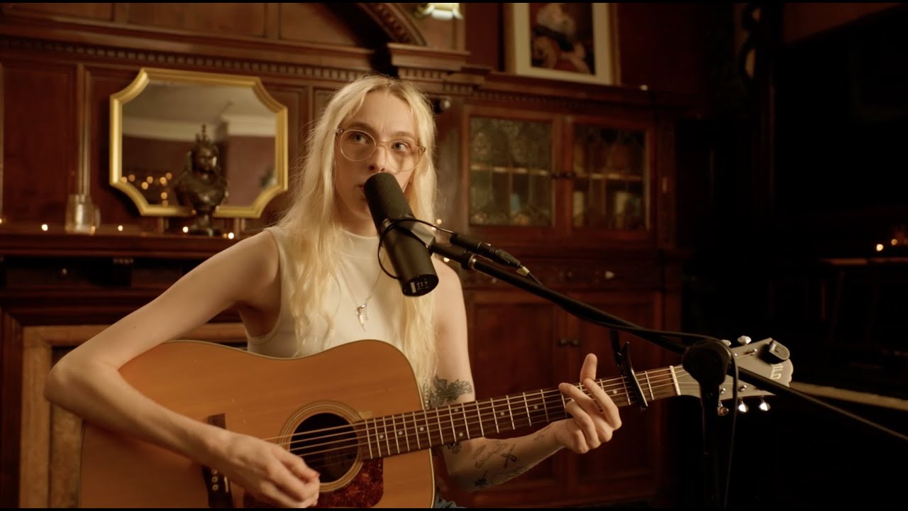 Amelle - Solo Singing Guitarist - Showreel 2022 (South West, UK)