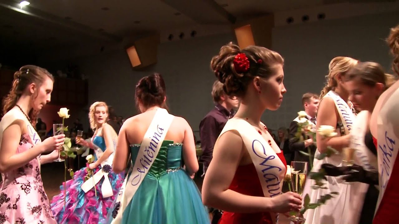 Maturitn&iacute; ples - OH&Scaron; Turnov - Cestovn&iacute; ruch 2015 - Průřez večerem