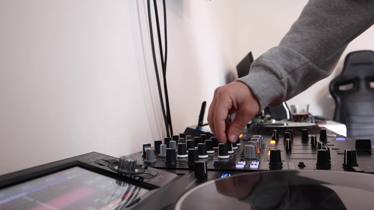 Techno Lockdown Mix | May 2020 | XDJ 1000 MK2's | DJM 750 MK2
