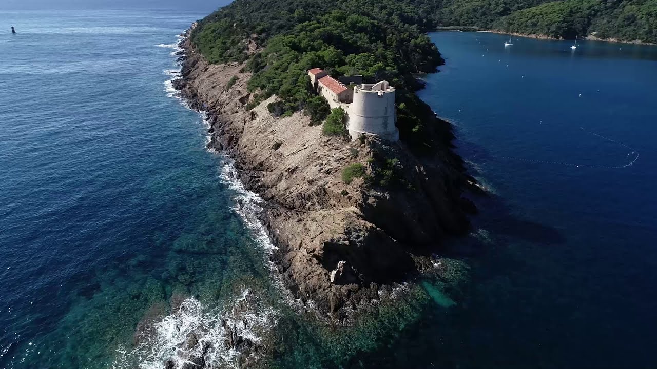 Les forts de l&rsquo;&icirc;le de Port-Cros, coeur de parc national