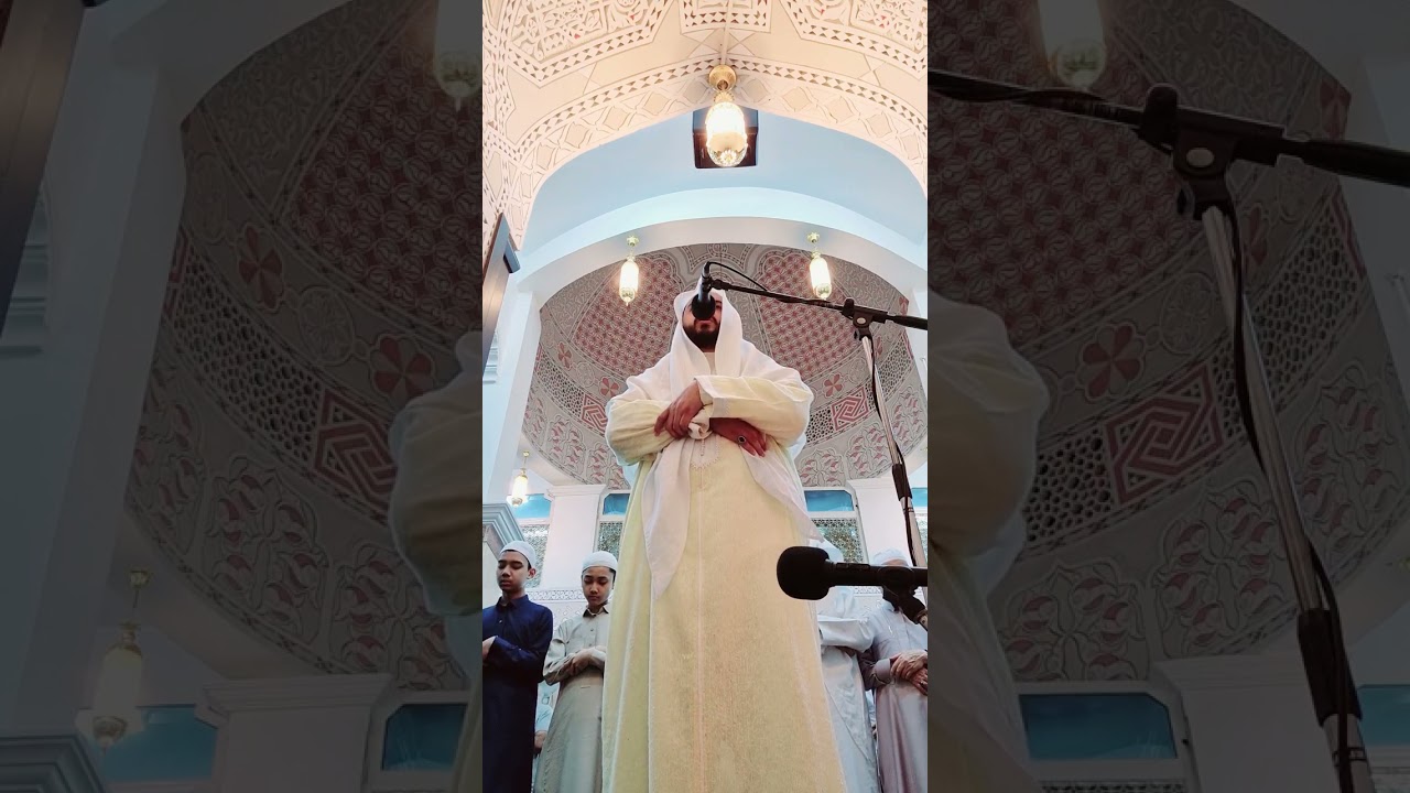 الشيخ إلياس الساكت مقطع من صلاة العشاء بأحد  المساجد بالمملكة العربية السعودية