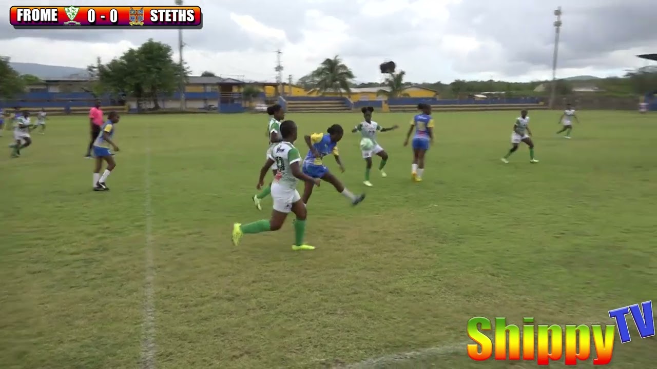 STETHS vs FROME Female football @ Steths playfield