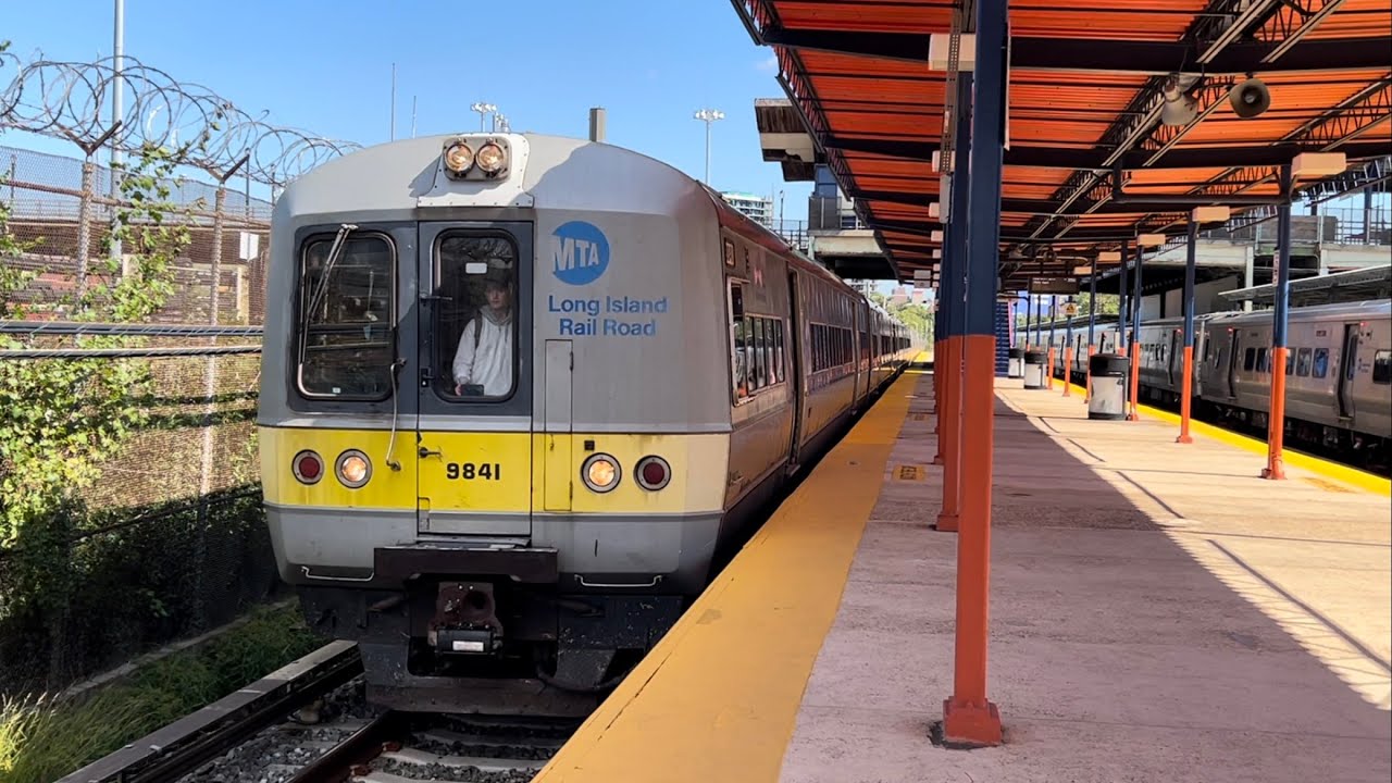 MTA Long Island RailRoad: Port Washington Branch AM Rush Hour Trains @ Mets-Willets Pt (M3, M7, M9)