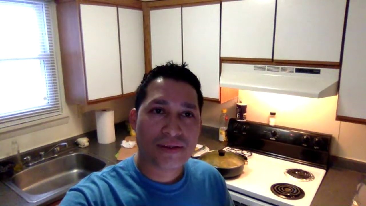 bien venidos  a la cocina  de tito el chef  amigos