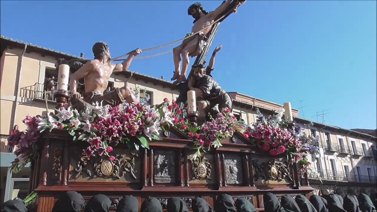 El Expolio, La Exaltación, La Crucifixión y La Agonia por la plaza Mayor