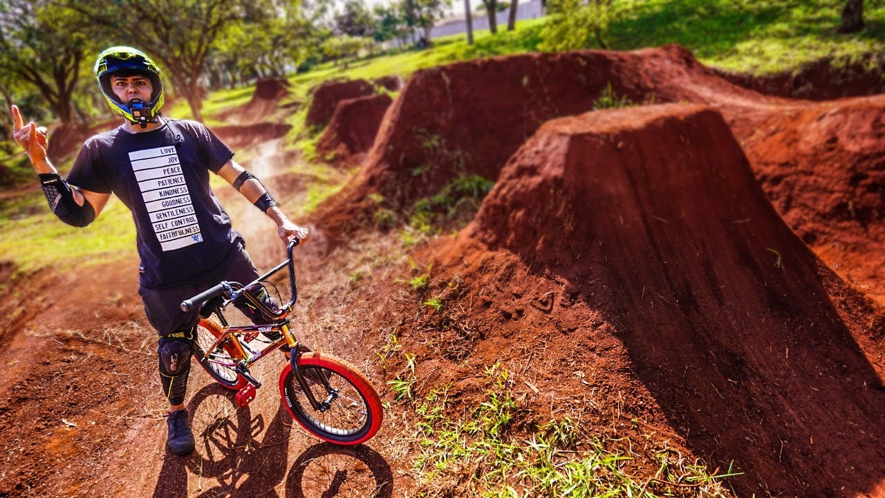 PRIMEIRA VEZ NO DIRT COM MINHA BMX