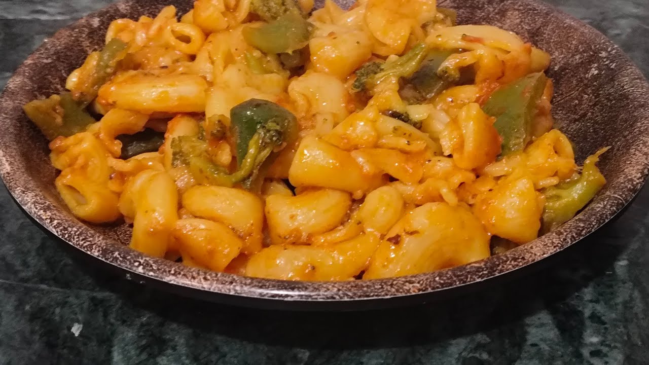 सिर्फ 10 मिनट में बनाया मैक्रोनी किसी को यकीन ही नही हुआ 👌🤤#food #spoonful #silvar #recipe 