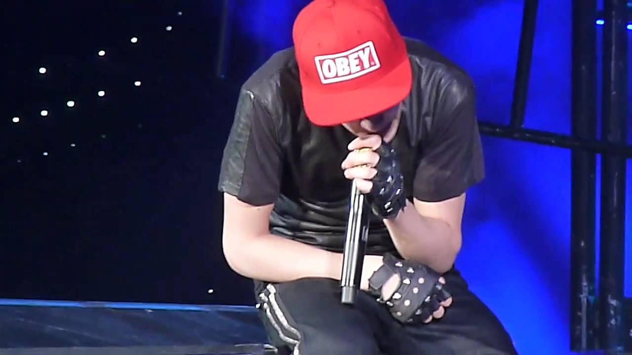 DOWN TO EARTH Justin Bieber MY WORLD TOUR PARIS 29/03/2011