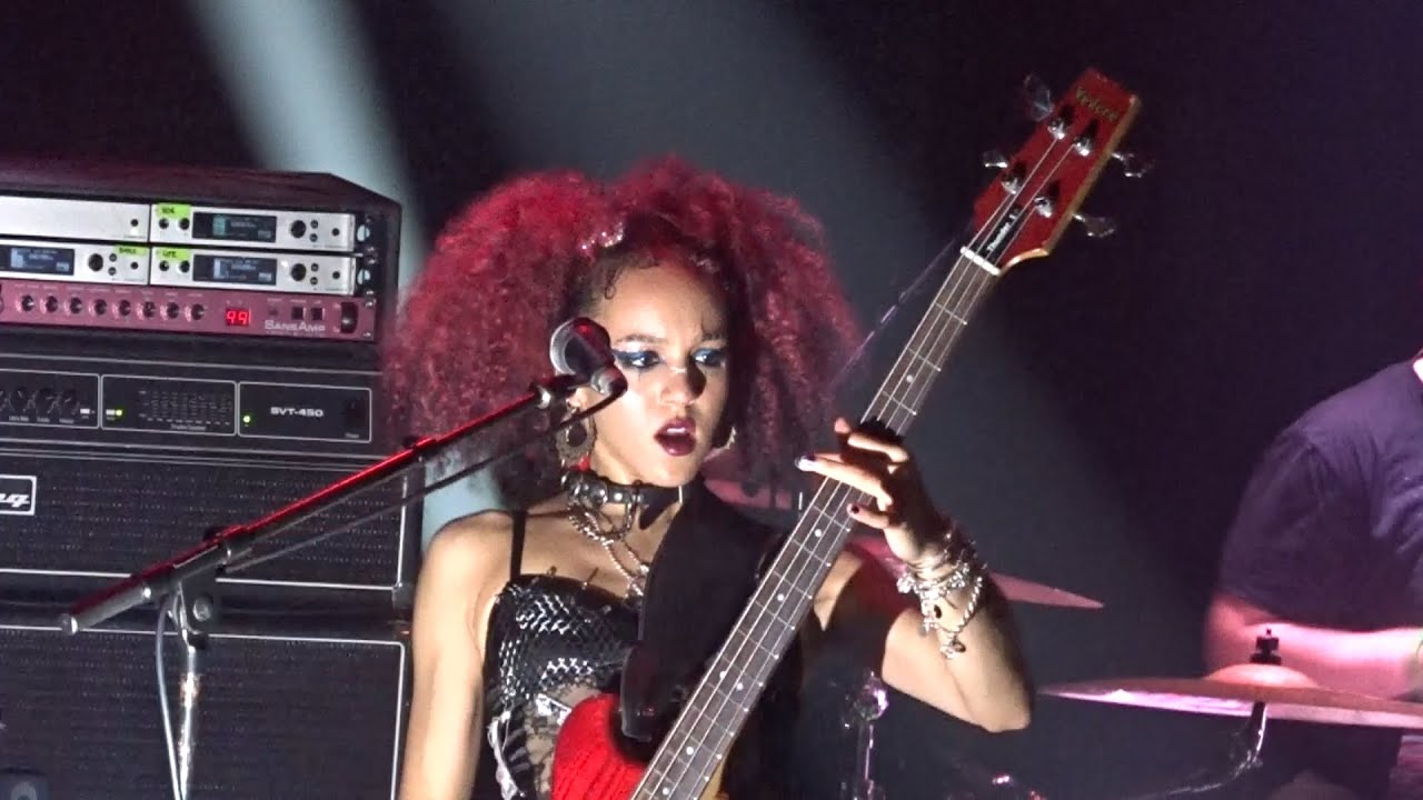 Nova Twins - Choose Your Fighter, Melkweg Amsterdam 03-11-2022