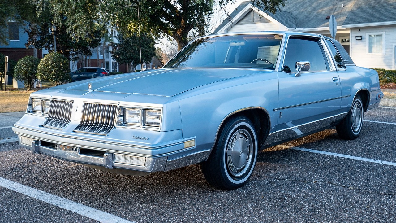 1984 Oldsmobile Cutlass Supreme Brougham 307ci V8 Walk-around Video
