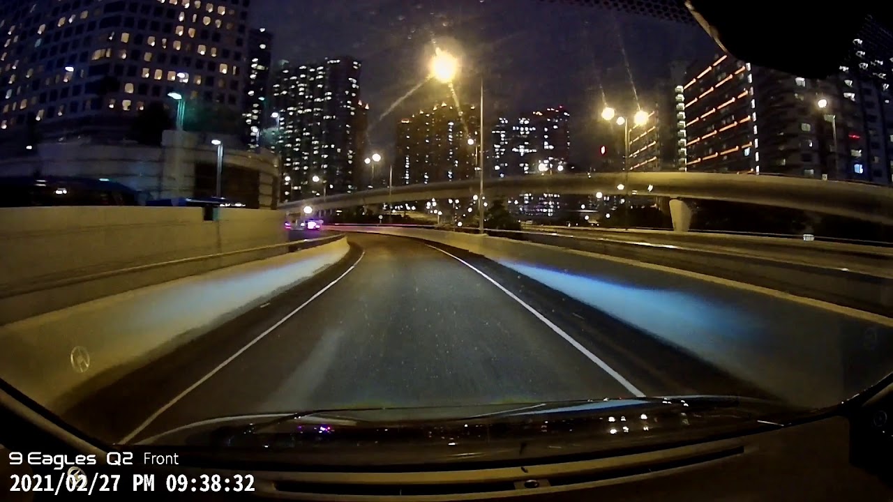 Audi TT 遇著隱形戰車
