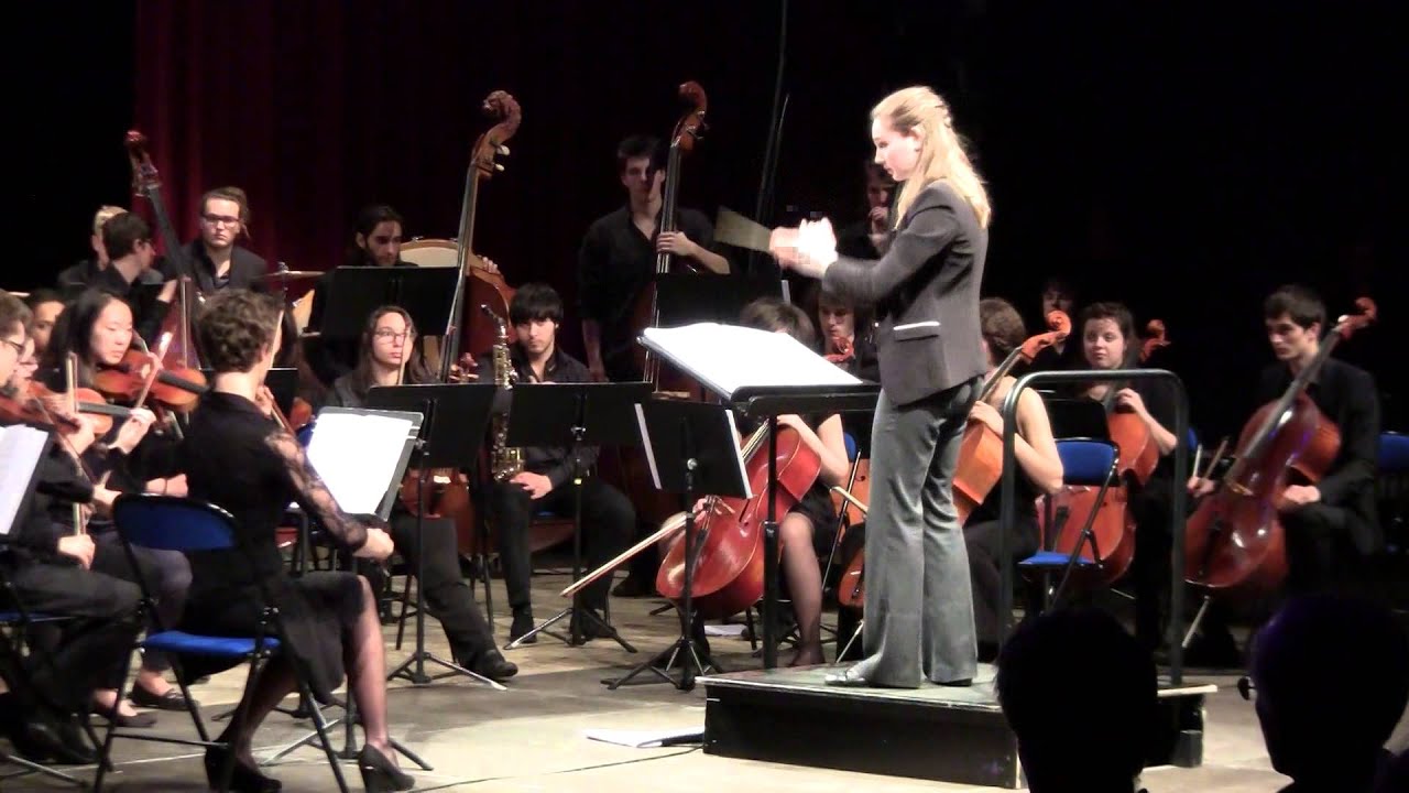 Charlotte BAUDOT (Annecy) dirige l'Orchestre du Conservatoire de Lyon.