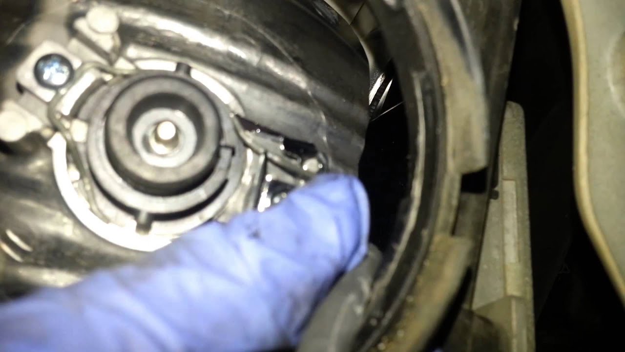 Acura TL Headlight Replacement (WITHOUT removing the bumper)