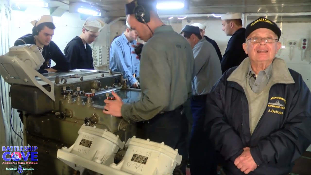 История изнутри: Комната для наблюдения за главным орудием на линкоре USS Massachusetts BB-59 вре...