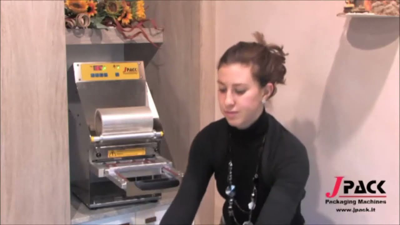 TSS102 R Termosigillatrice da banco in azione