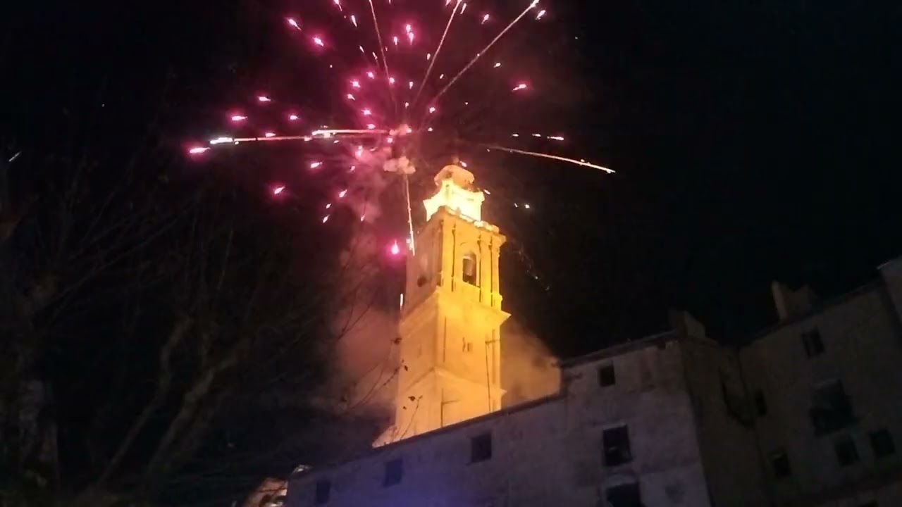 Entrada de sant Blas y volteo de campanas en bocairent #bocairent #fiestas #sanblas  #campanas