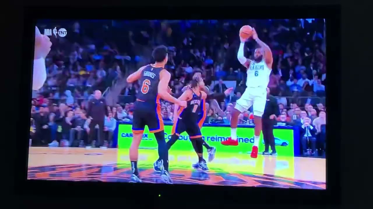 Dennis Schroeder with an &ldquo;excuse me&rdquo; shot to beat the buzzer!!