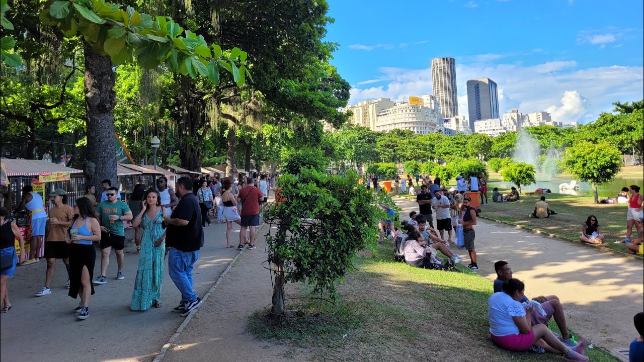 Circuito Gastronômico lota a Praça Paris todos os domingos. 🍺🎶😋