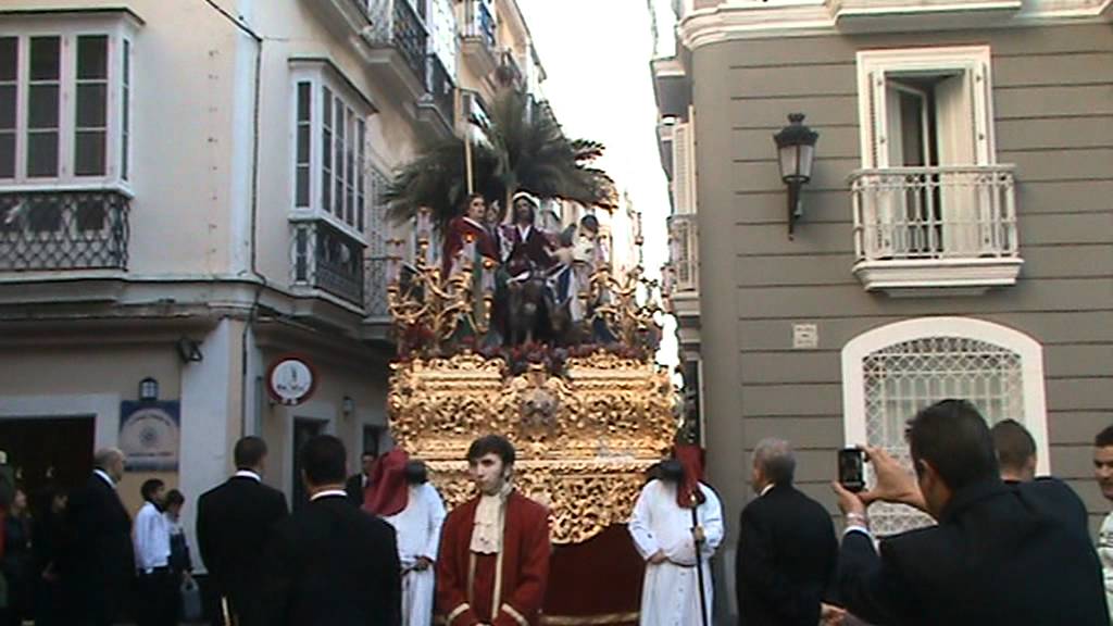 BORRIQUITA 2012 CADIZ MAGNA  Revirando a Plaza Mina-Marcha Padre Nuestr0