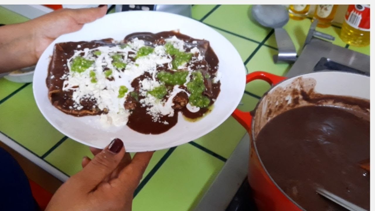 Enfrijoladas Con Frijoles Negros