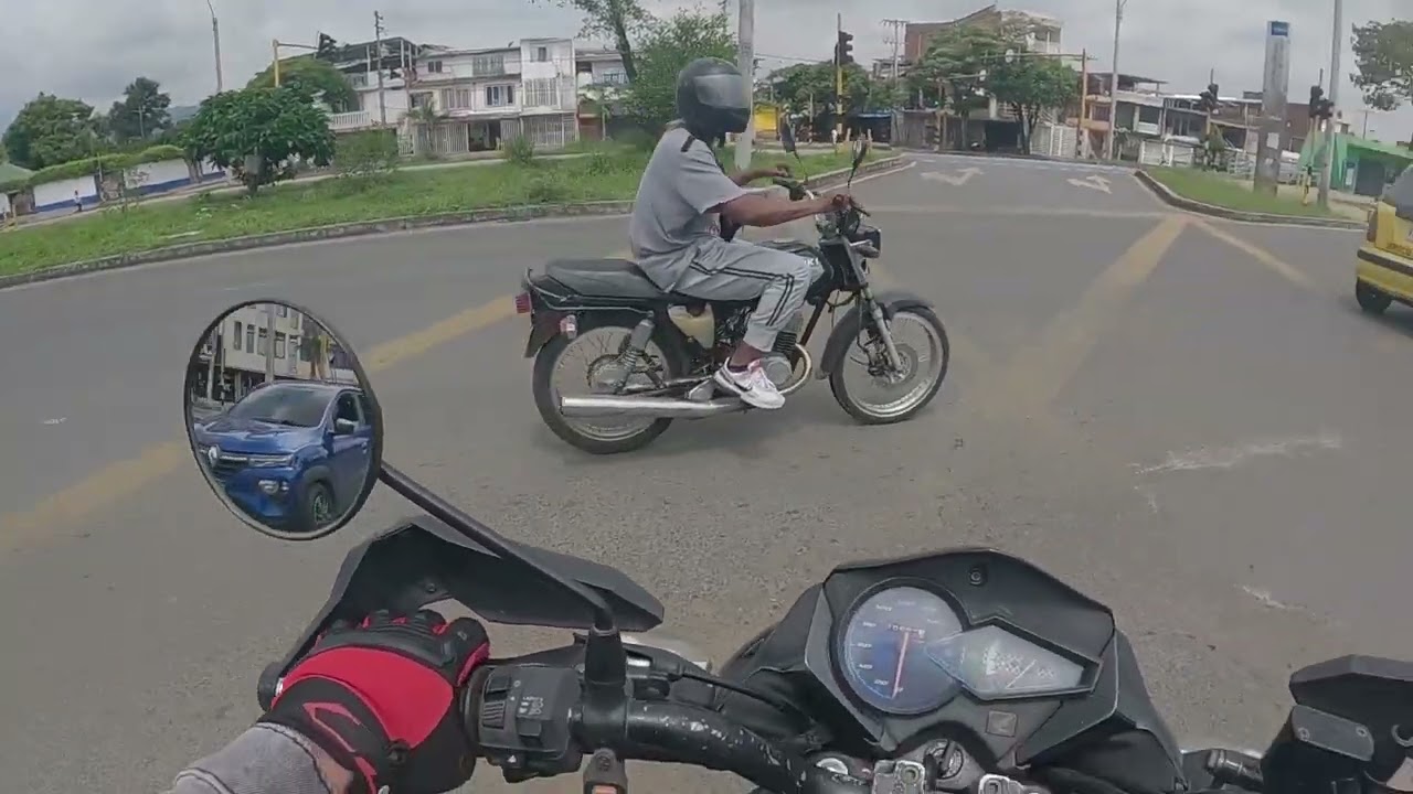 Cali, al volante y manubrio sin cerebro