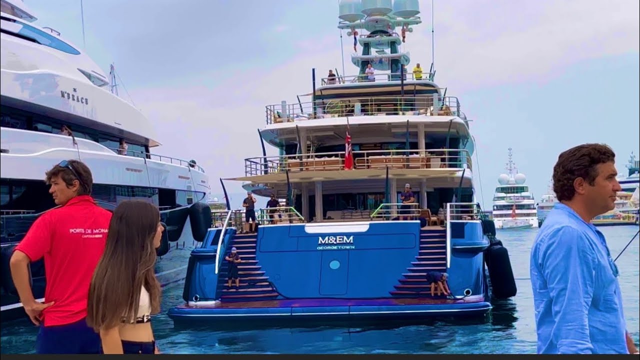 BREATHTAKING BEAUTY•M&EM 74M SUPERYACHT•2022•AMELS•FULL DOCKING MANEUVER @emman25MC