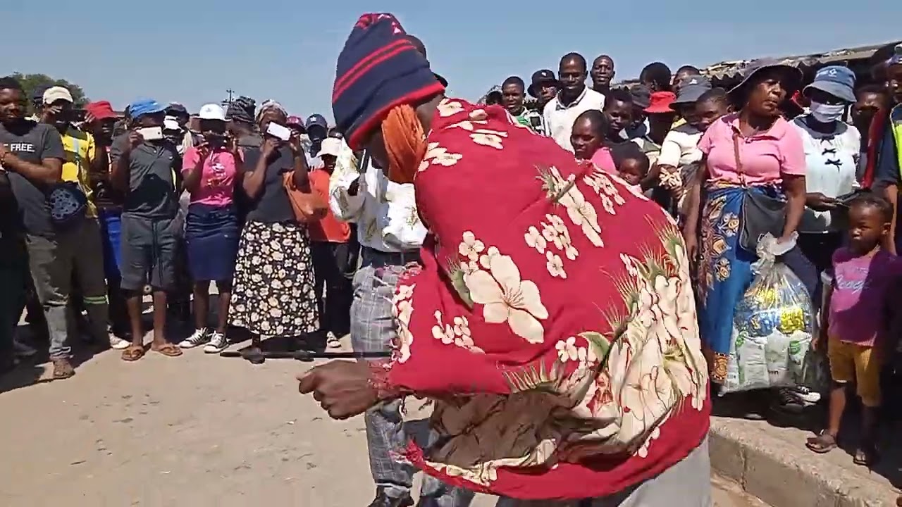 Gogo nasingijo ft Sikhosana band(Khiwa)