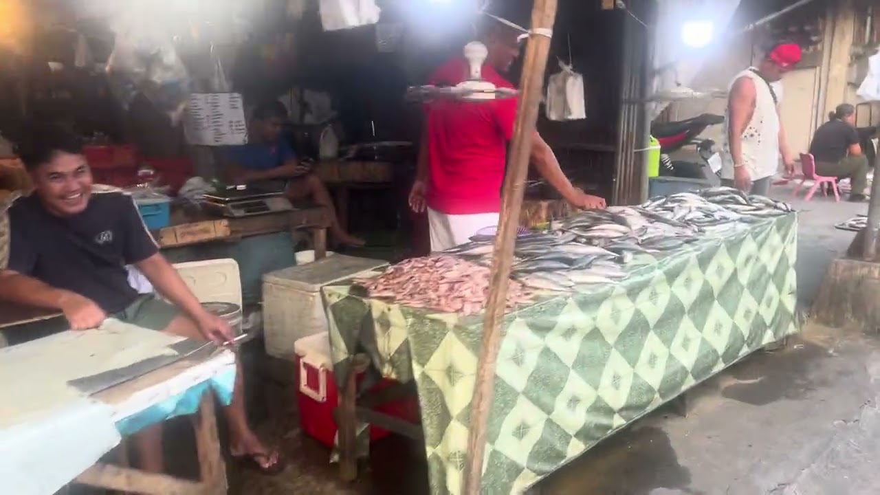 Tricycles, Vendors & Fresh Produce: Real Philippines Market Life