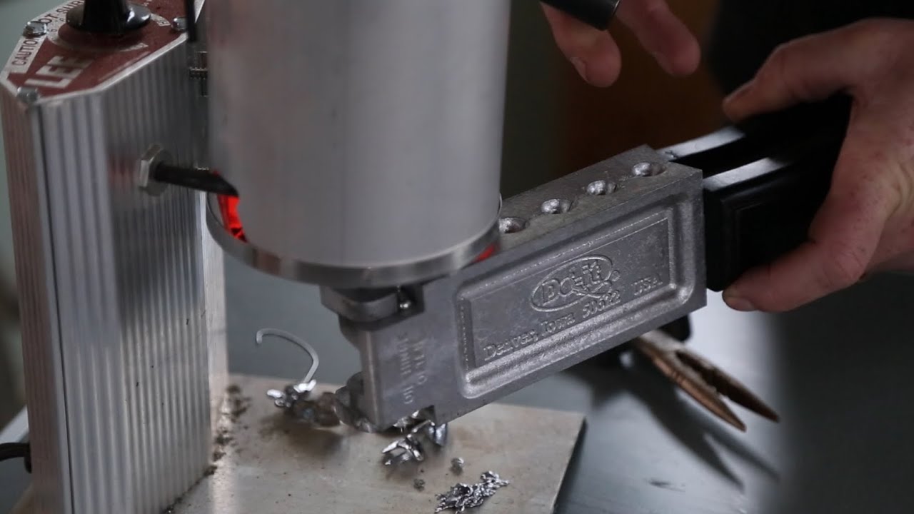 Pouring Jig Heads - Reel Secrets