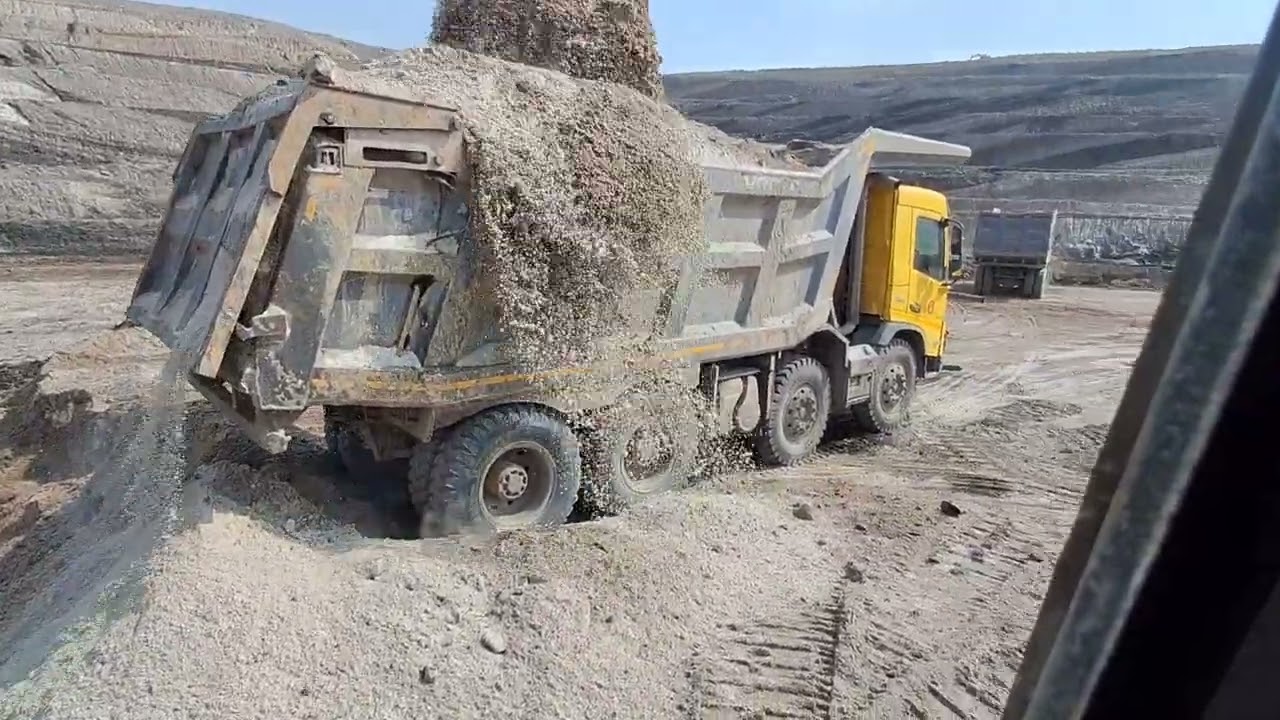 Volvo excavator 480 and Volvo truck 460 mining work
