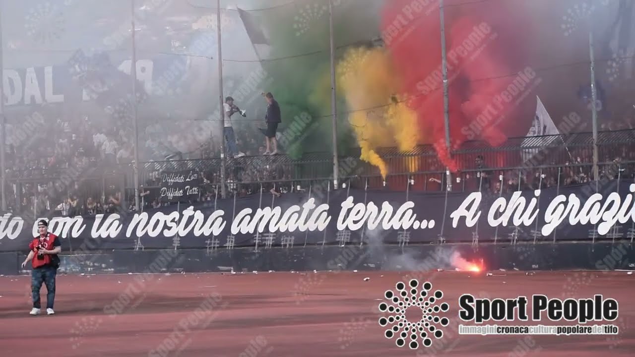 🟢🟡🔴 «Cavese vola...»: fumogeni e tifo vs San Marzano 2023-24