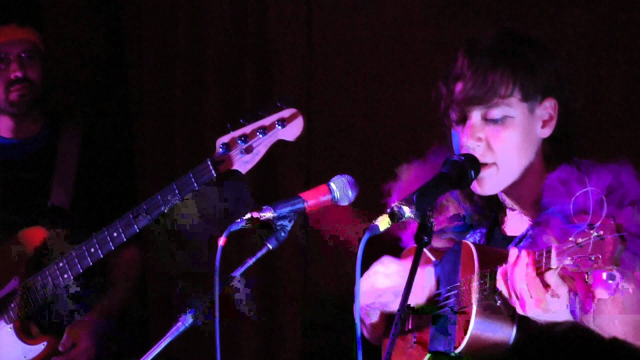 tUnE-yArDs - Powa (Live @ The Captain's Rest) HD