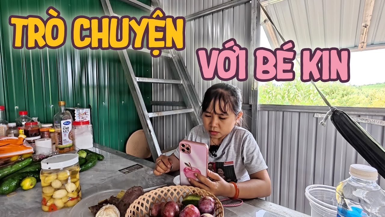 Cuộc Trò Chuyện Cùng Bé Kin Và Cả Gia Đình Lên Rẫy Trồng Bắp || Vợ Chồng Bé Bỏng