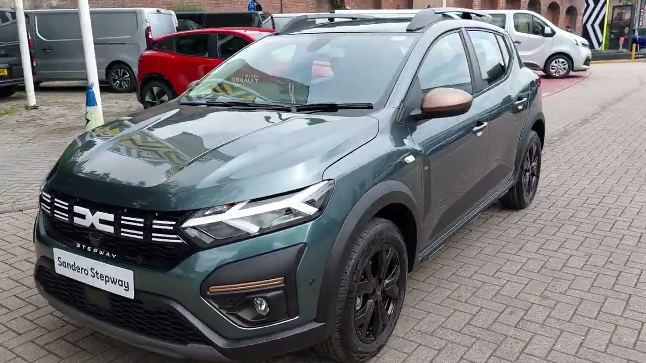 BRAND NEW DACIA SANDERO STEPWAY EXTREME AUTOMATIC in Cedar Green @ DACIA CROYDON !!!!