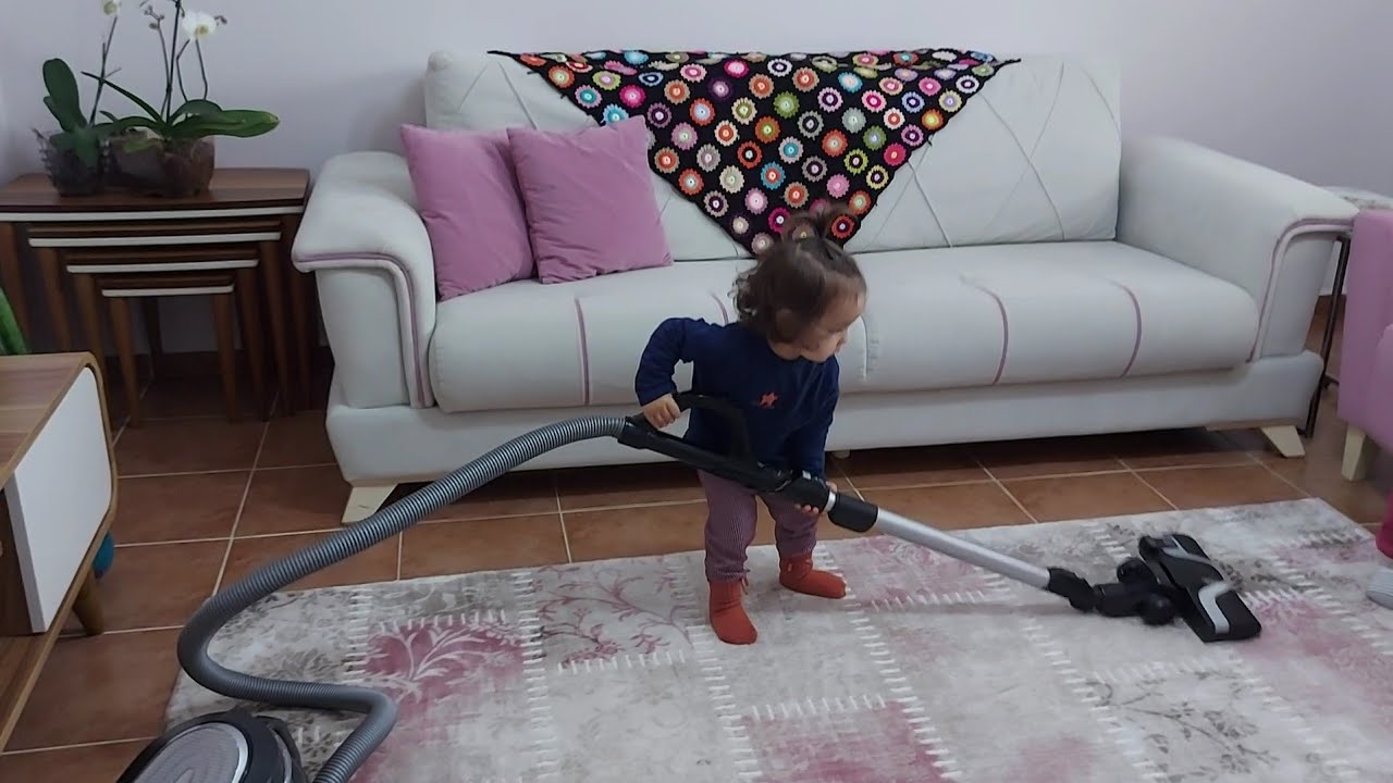 Rowenta Elektirik süpürge videosu  - Eren yerdeki tüm peçeteleri gercek süpürge ile süpürdü ✅ 🧿 🧿